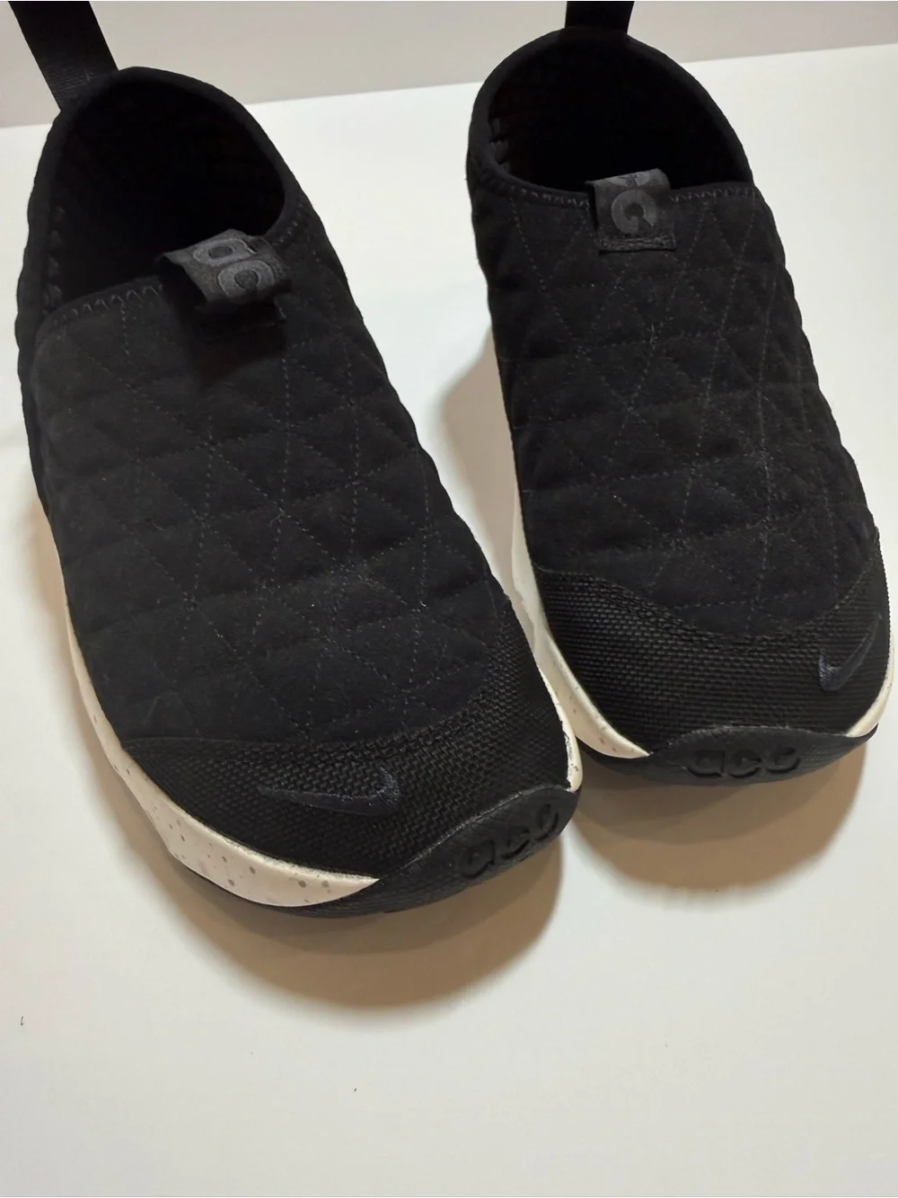 Nike ACG Moc 3.0 Black Slip-On Quilted Athletic Shoe Comfortable Everyday Wear